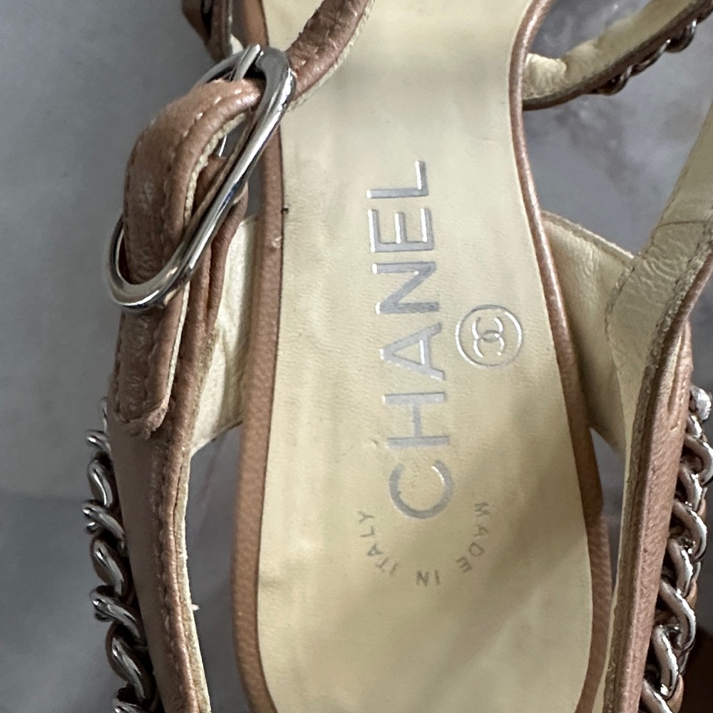 CHANEL Tan Leather Chain-Trim T-Strap Slingback Heels - Picture 2 of 9